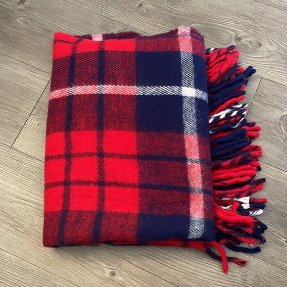 FARIBO Blanket -Faribault Woolen Mill Co Made in USA (40” x 52”) - Picture 3 of 4